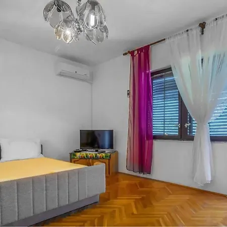 Cozy In With House Sea View Apartmán Klenovica